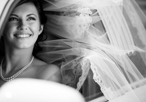 Mood Wedding Bride Car Jewelry Beads Pearls Black And White Background Wallpaper
